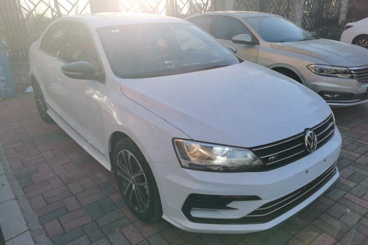 Used Volkswagen Sagitar 2016 280TSI Automatic R-Line Exterior 2