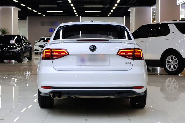 Used Volkswagen Sagitar 2016 2.0 TSI GLI Exterior 2