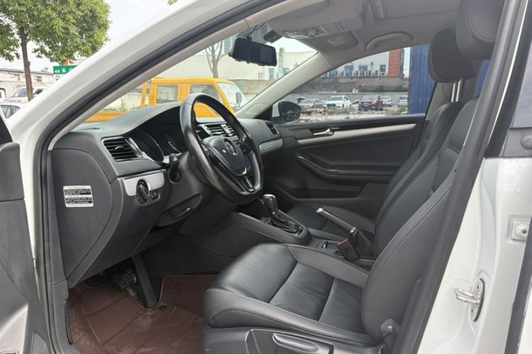 Used Volkswagen Sagitar 2016 230TSI 25th Anniversary Edition Exterior 3