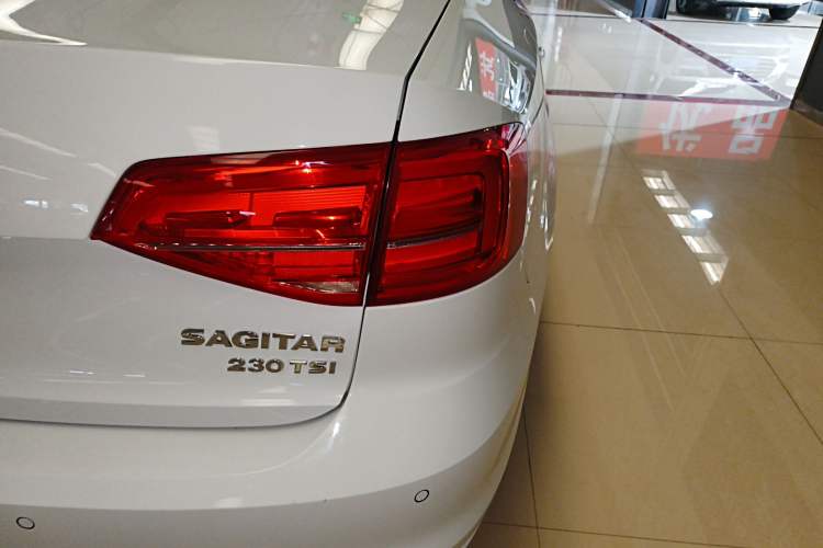 Used Volkswagen Sagitar 2016 230TSI 25th Anniversary Edition Exterior 3
