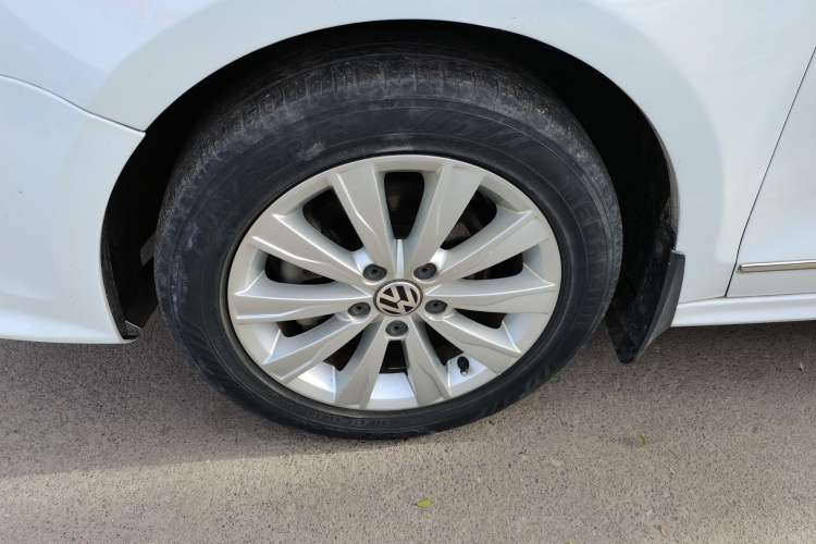 Used Volkswagen Sagitar 2016 230TSI 25th Anniversary Edition Exterior 3