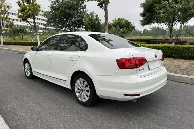 Used Volkswagen Sagitar 2016 230TSI 25th Anniversary Edition Exterior 4