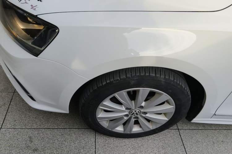 Used Volkswagen Sagitar 2016 230TSI 25th Anniversary Edition Exterior 4