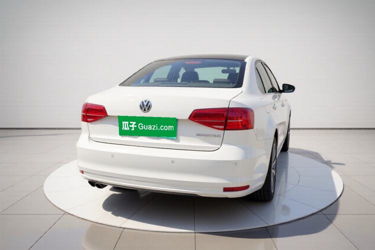 Used Volkswagen Sagitar 2016 230TSI 25th Anniversary Edition Exterior 4