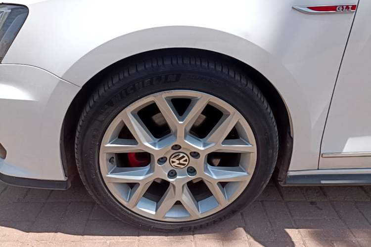 Used Volkswagen Sagitar 2016 2.0 TSI GLI Exterior 4