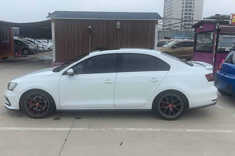 Used Volkswagen Sagitar 2016 2.0 TSI GLI Exterior 5