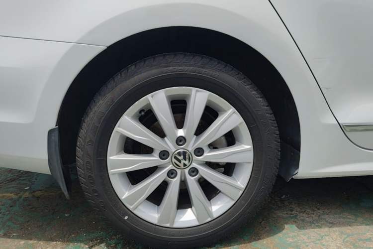 Used Volkswagen Sagitar 2016 230TSI 25th Anniversary Edition Exterior 5