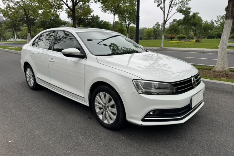 Used Volkswagen Sagitar 2016 230TSI 25th Anniversary Edition Exterior 7