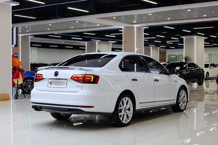 Used Volkswagen Sagitar 2016 2.0 TSI GLI Exterior 7