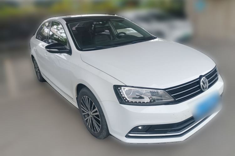 Used Volkswagen Sagitar 2016 230TSI 25th Anniversary Edition Front Right 45 Deg