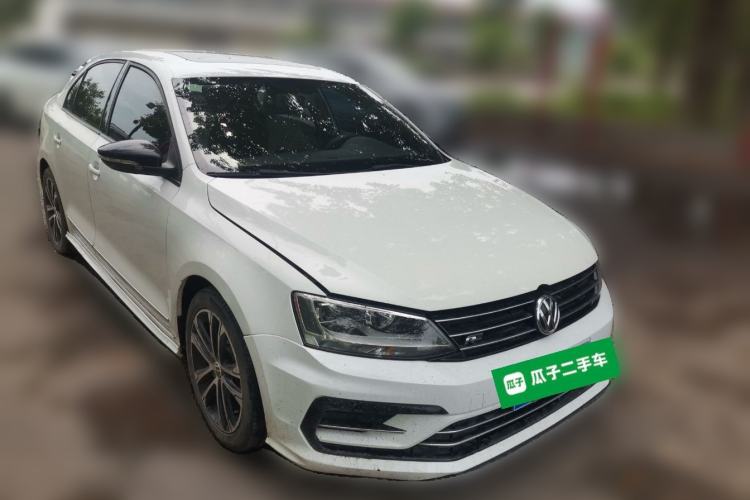 Used Volkswagen Sagitar 2016 280TSI Automatic R-Line Front Right 45 Deg