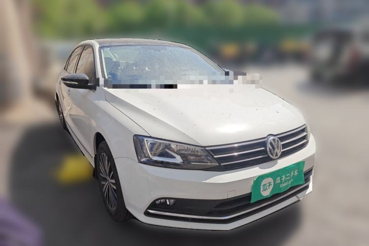 Used Volkswagen Sagitar 2016 230TSI 25th Anniversary Edition Front Right 45 Deg
