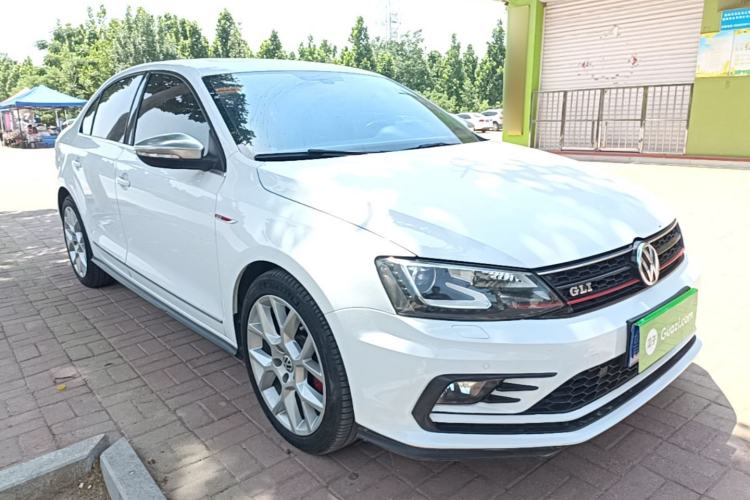 Used Volkswagen Sagitar 2016 2.0 TSI GLI Front Right 45 Deg