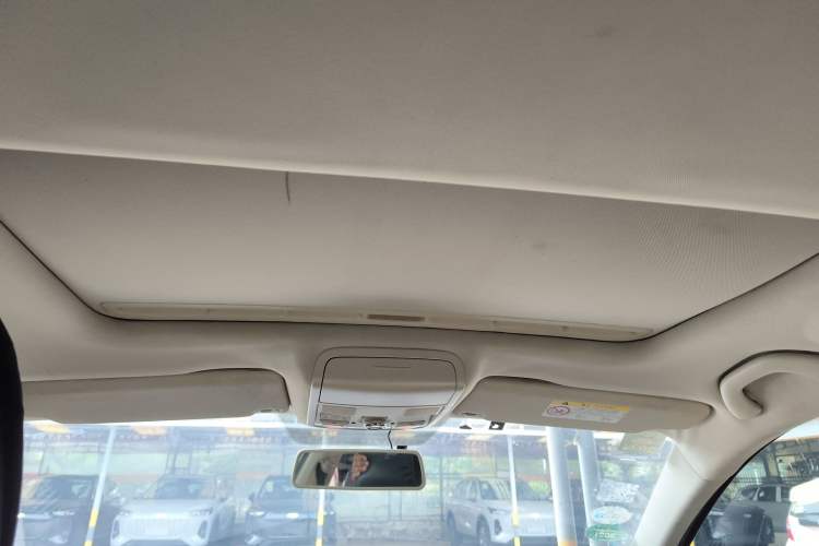 Used Volkswagen Sagitar 2016 230TSI 25th Anniversary Edition Headliner