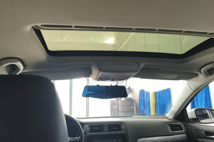 Used Volkswagen Sagitar 2016 230TSI 25th Anniversary Edition Headliner