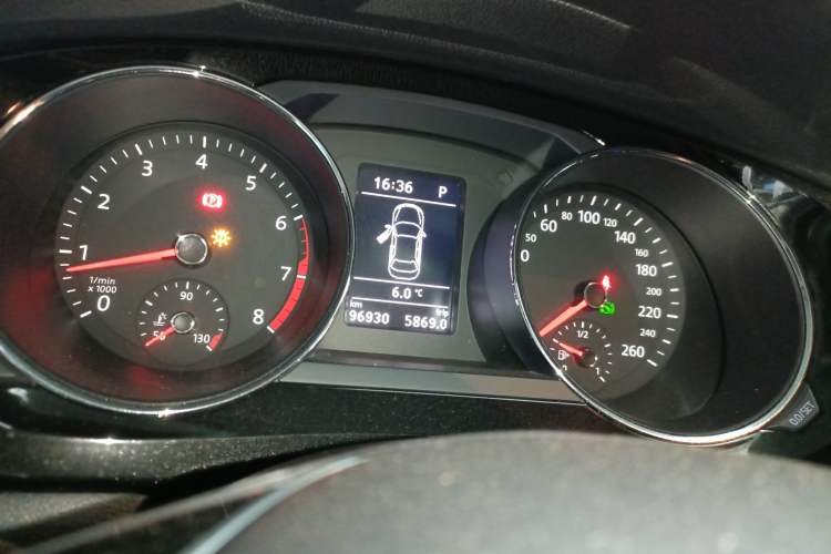 Used Volkswagen Sagitar 2016 230TSI 25th Anniversary Edition Instrument Cluster