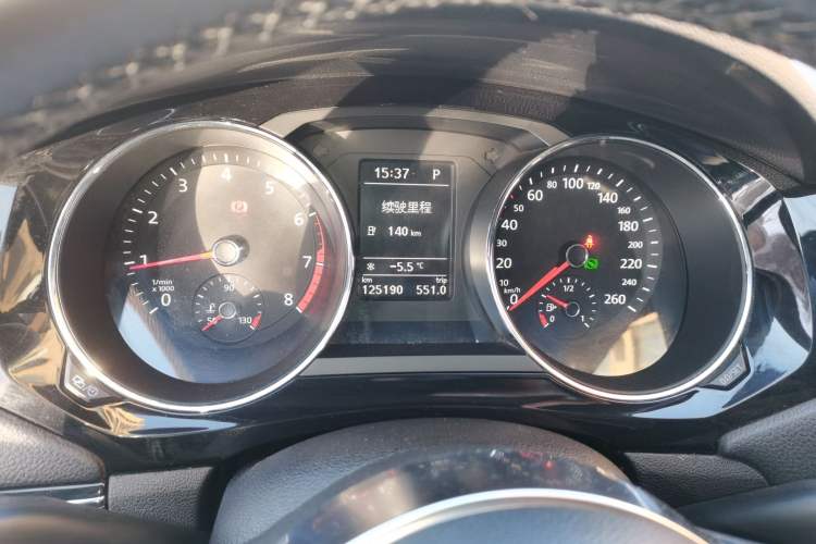 Used Volkswagen Sagitar 2016 280TSI Automatic R-Line Instrument Cluster