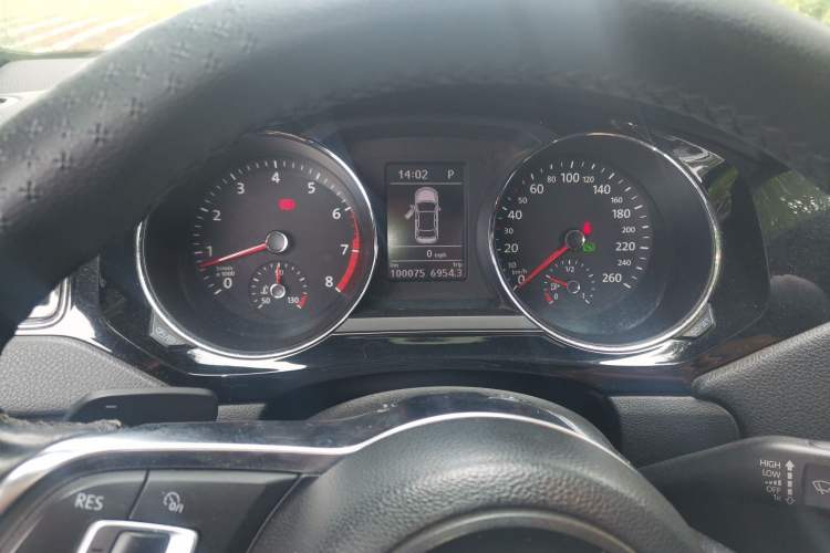 Used Volkswagen Sagitar 2016 280TSI Automatic R-Line Instrument Cluster