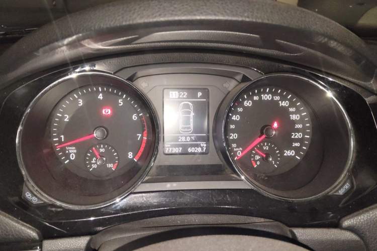 Used Volkswagen Sagitar 2016 280TSI Automatic R-Line Instrument Cluster