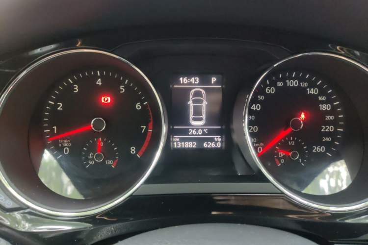 Used Volkswagen Sagitar 2016 280TSI Automatic R-Line Instrument Cluster