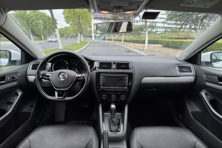Used Volkswagen Sagitar 2016 230TSI 25th Anniversary Edition Interior 1