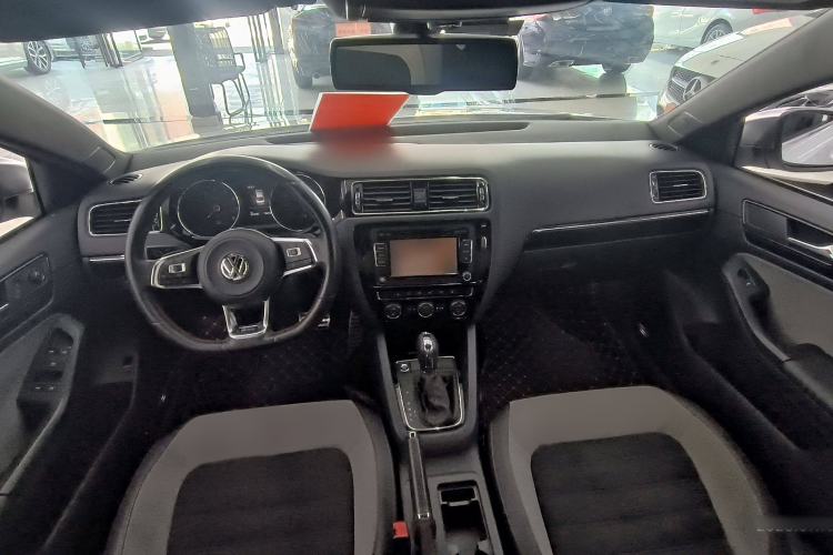 Used Volkswagen Sagitar 2016 2.0 TSI GLI Interior 1