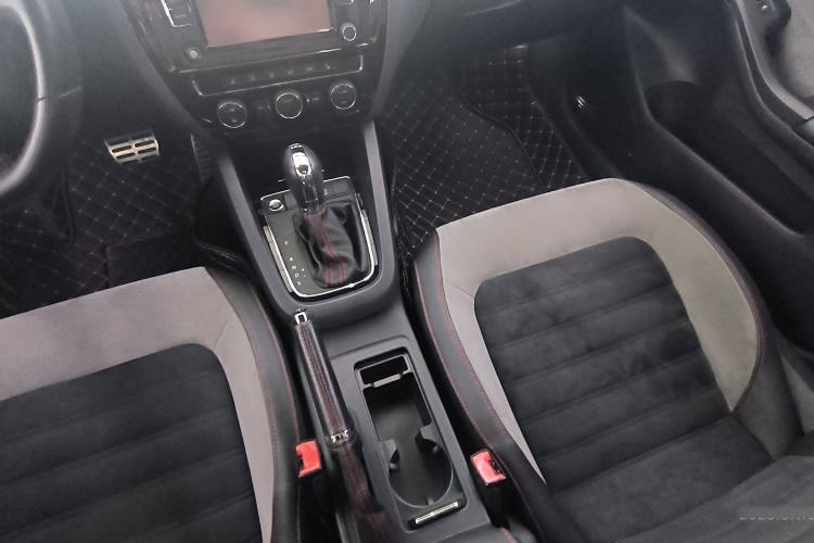 Used Volkswagen Sagitar 2016 2.0 TSI GLI Interior 11