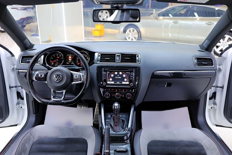 Used Volkswagen Sagitar 2016 2.0 TSI GLI Interior 12