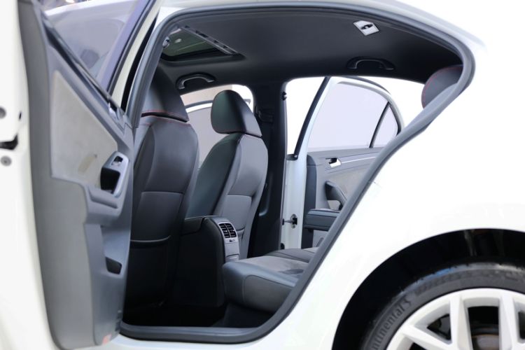 Used Volkswagen Sagitar 2016 2.0 TSI GLI Interior 13