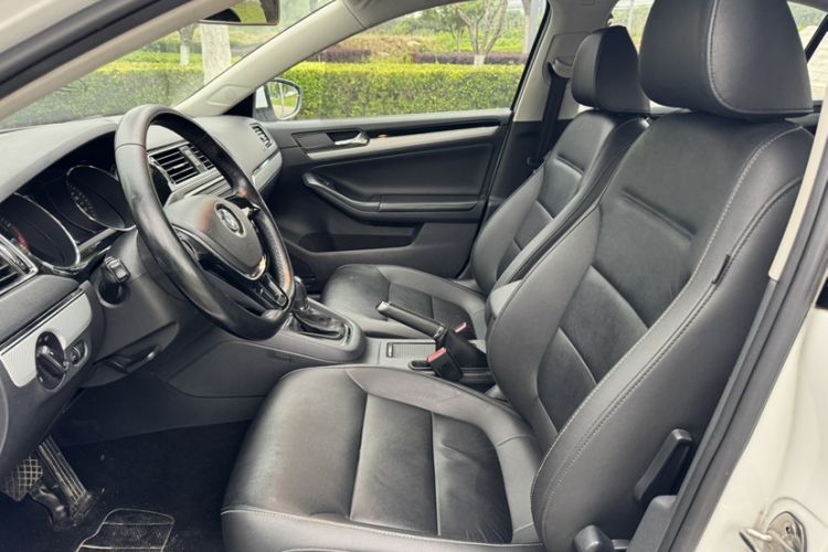 Used Volkswagen Sagitar 2016 230TSI 25th Anniversary Edition Interior 2