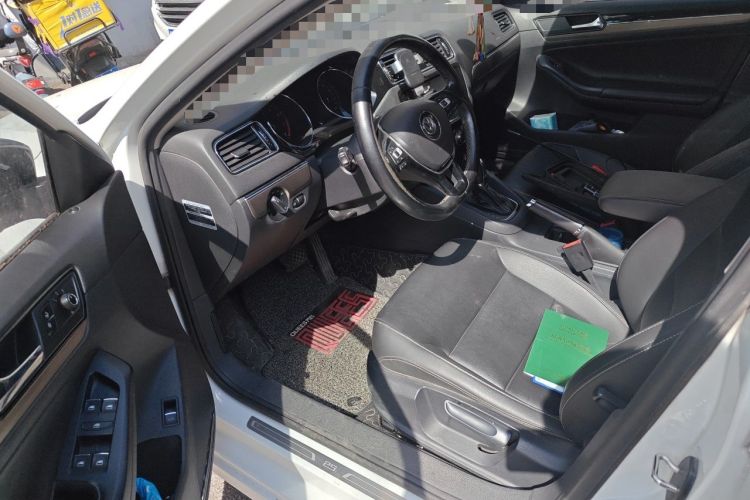 Used Volkswagen Sagitar 2016 230TSI 25th Anniversary Edition Interior 3
