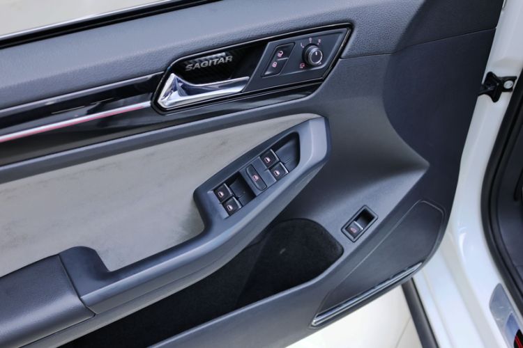 Used Volkswagen Sagitar 2016 2.0 TSI GLI Interior 3