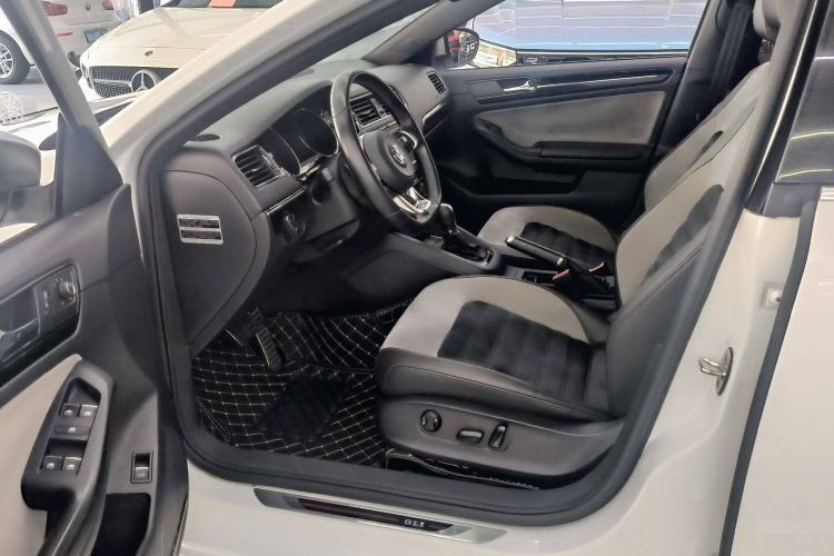 Used Volkswagen Sagitar 2016 2.0 TSI GLI Interior 4