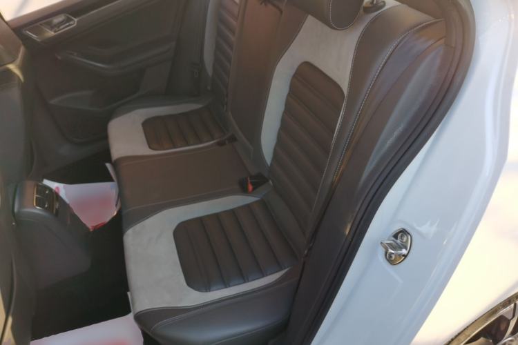 Used Volkswagen Sagitar 2016 280TSI Automatic R-Line Interior 4