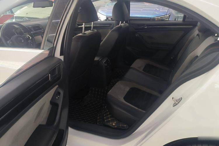 Used Volkswagen Sagitar 2016 2.0 TSI GLI Interior 5