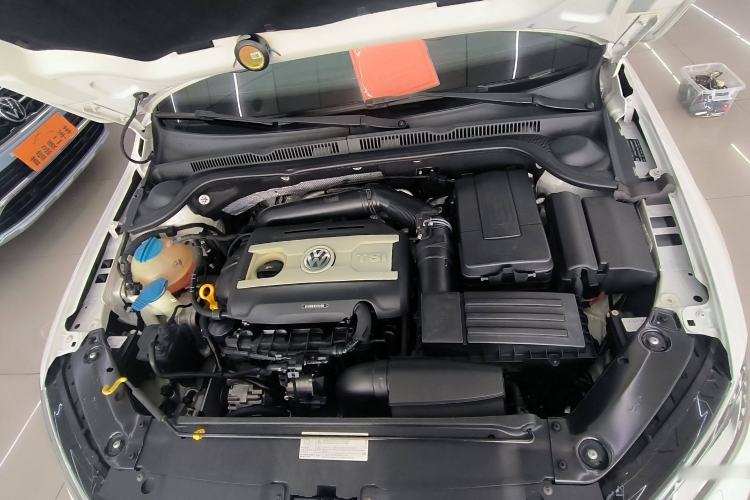 Used Volkswagen Sagitar 2016 2.0 TSI GLI Interior 8