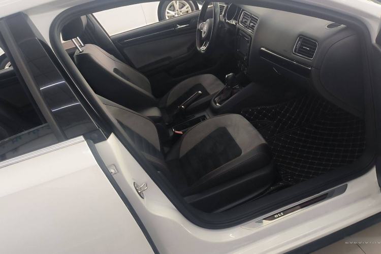 Used Volkswagen Sagitar 2016 2.0 TSI GLI Interior 9