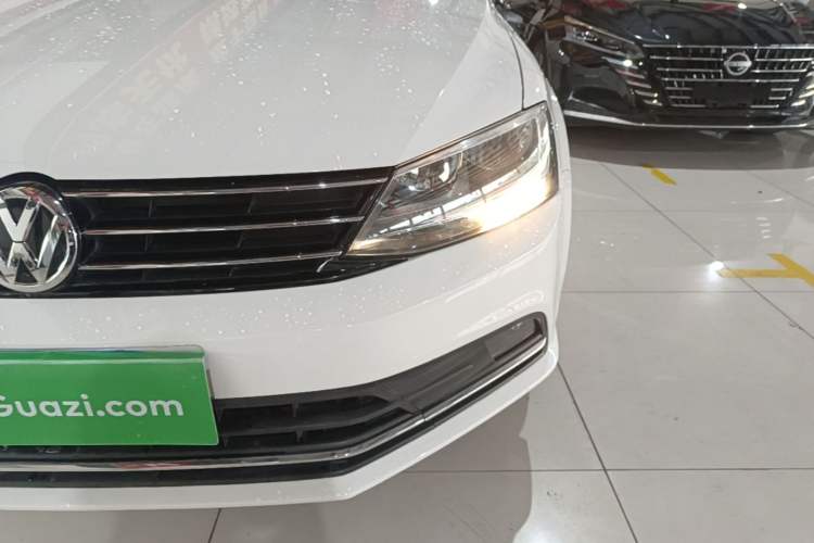 Used Volkswagen Sagitar 2016 230TSI 25th Anniversary Edition Left Front Headlight