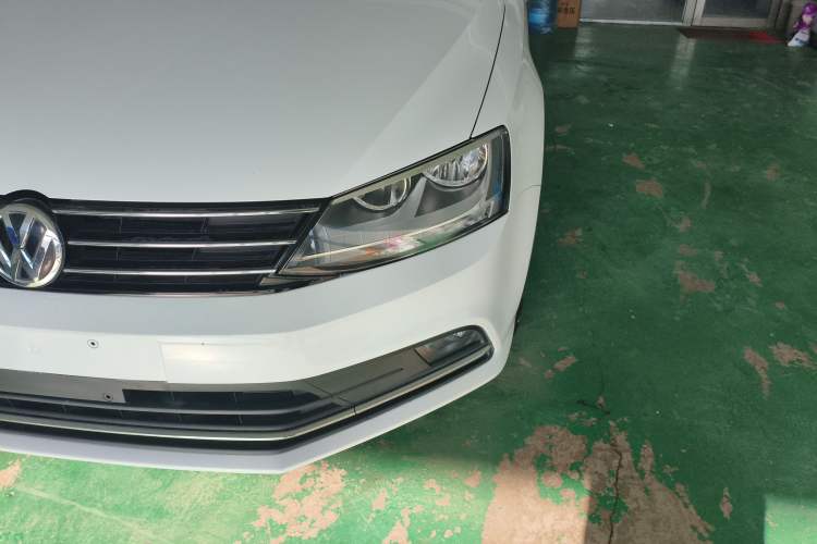 Used Volkswagen Sagitar 2016 230TSI 25th Anniversary Edition Left Front Headlight