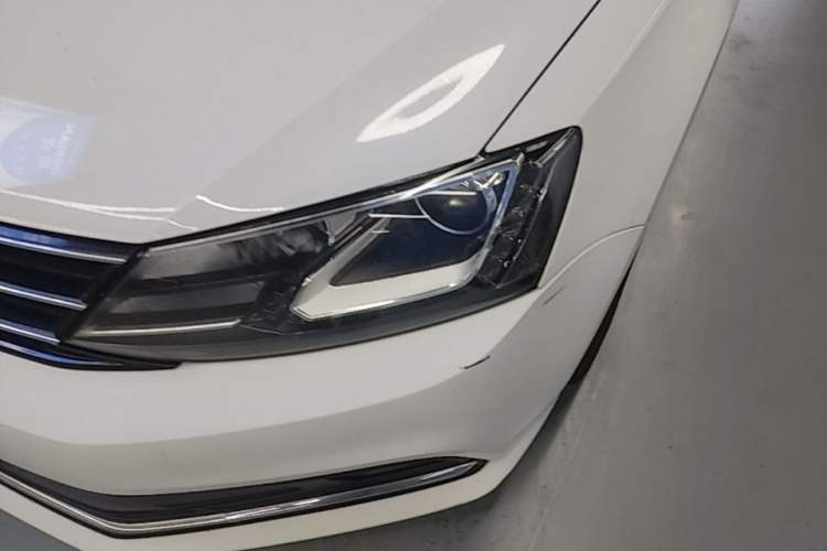 Used Volkswagen Sagitar 2016 230TSI 25th Anniversary Edition Left Front Headlight