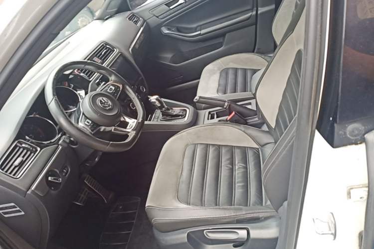 Used Volkswagen Sagitar 2016 280TSI Automatic R-Line Left Front Seat