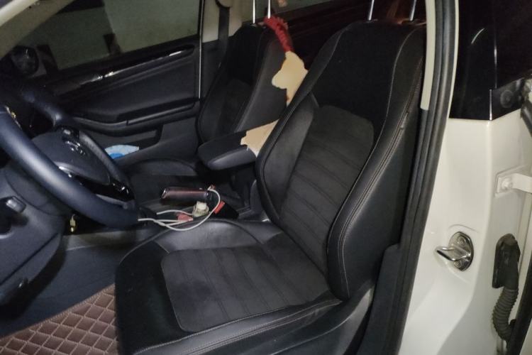 Used Volkswagen Sagitar 2016 230TSI 25th Anniversary Edition Left Front Seat