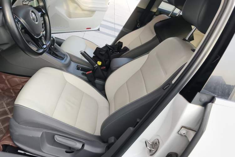 Used Volkswagen Sagitar 2016 230TSI 25th Anniversary Edition Left Front Seat