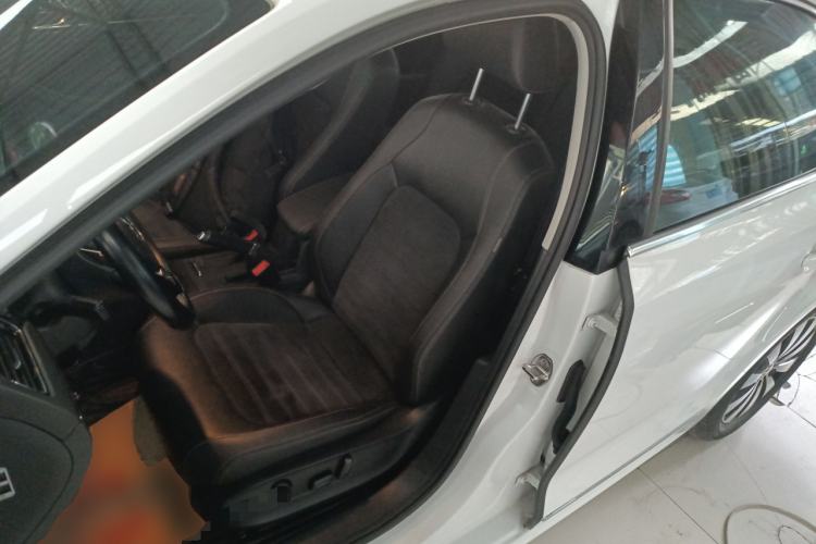 Used Volkswagen Sagitar 2016 230TSI 25th Anniversary Edition Left Front Seat