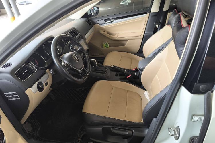 Used Volkswagen Sagitar 2016 230TSI 25th Anniversary Edition Left Front Seat