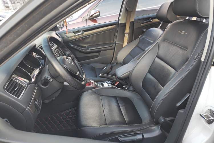 Used Volkswagen Sagitar 2016 230TSI 25th Anniversary Edition Left Front Seat