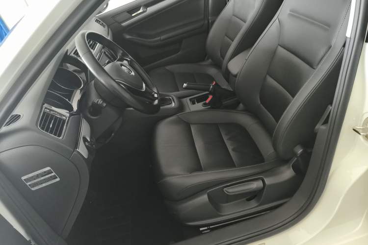 Used Volkswagen Sagitar 2016 230TSI 25th Anniversary Edition Left Front Seat