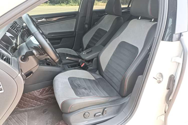 Used Volkswagen Sagitar 2016 2.0 TSI GLI Left Front Seat