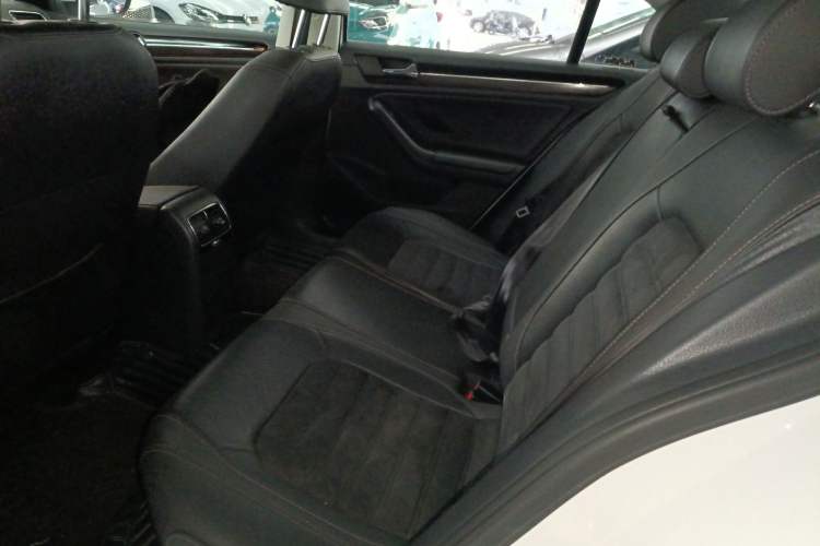 Used Volkswagen Sagitar 2016 230TSI 25th Anniversary Edition Left Rear Seat