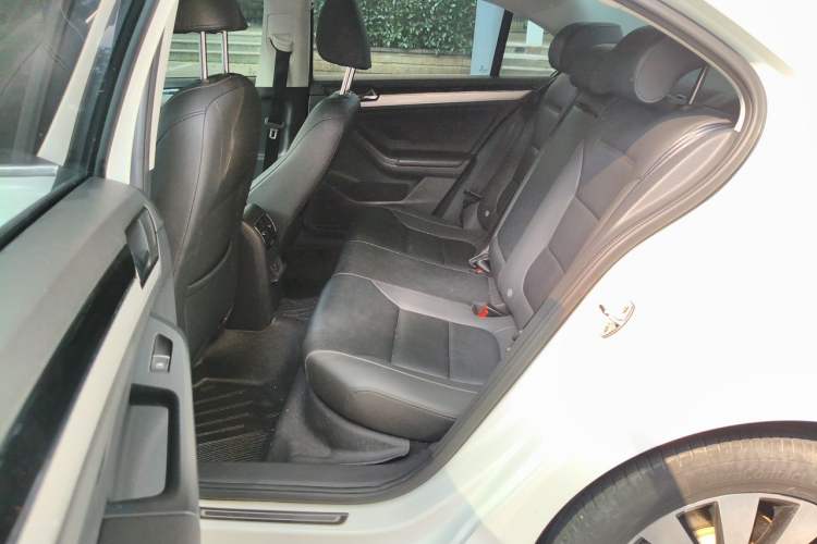 Used Volkswagen Sagitar 2016 230TSI 25th Anniversary Edition Left Rear Seat